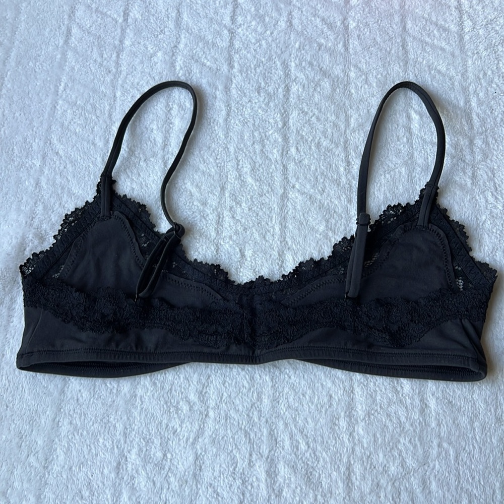 SKIMS Fits Everybody Lace Scoop Bralette - Picture 10 of 13